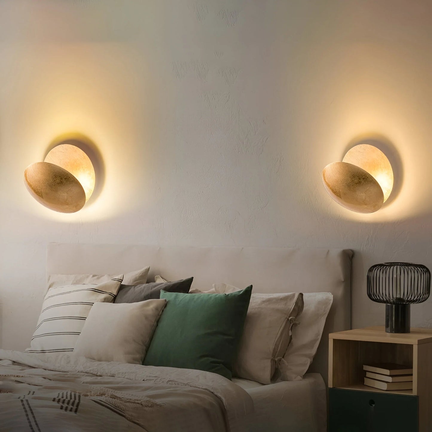 LunarGlow™ – Silver Metal Designer Wall Light with Adjustable Lighting