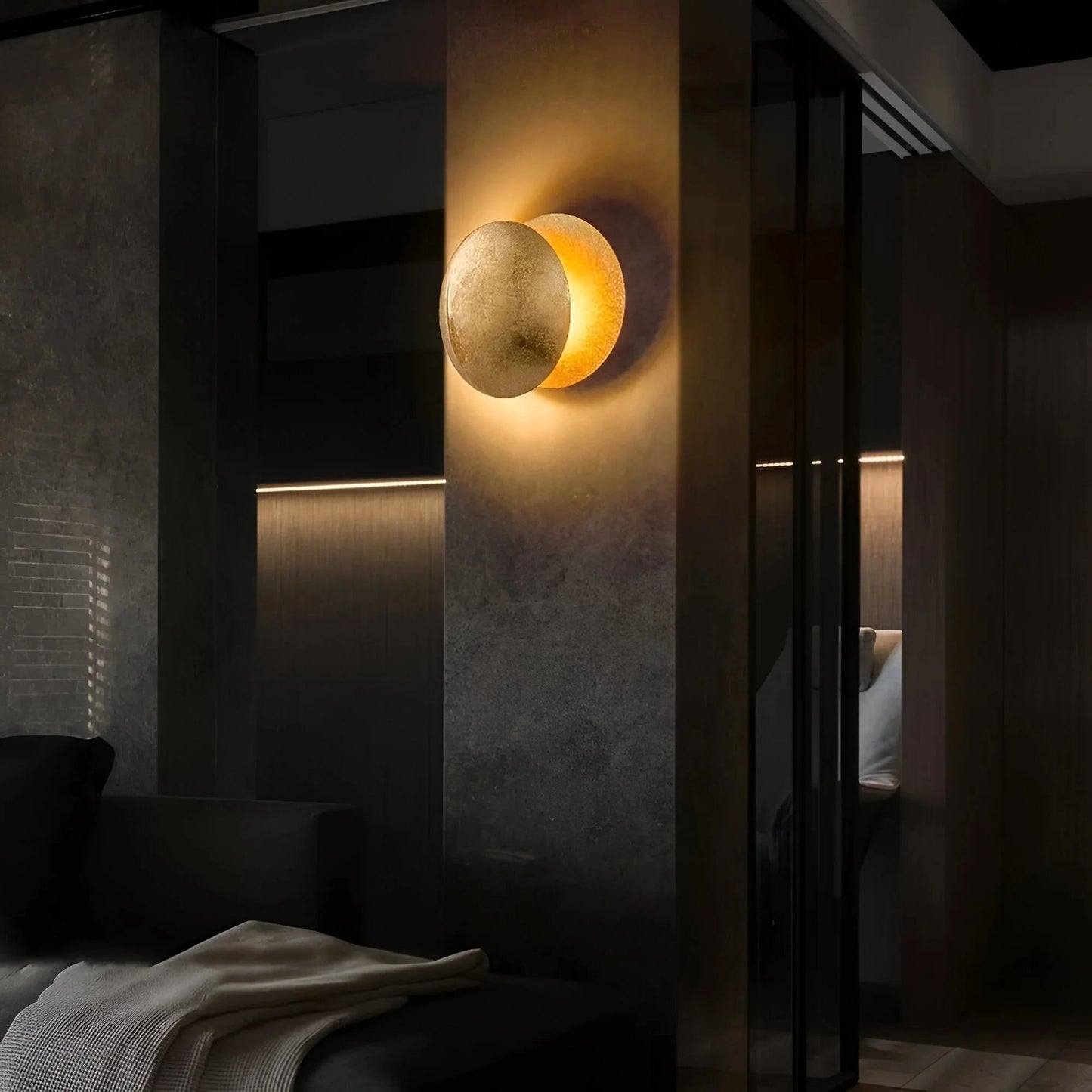 LunarGlow™ – Silver Metal Designer Wall Light with Adjustable Lighting