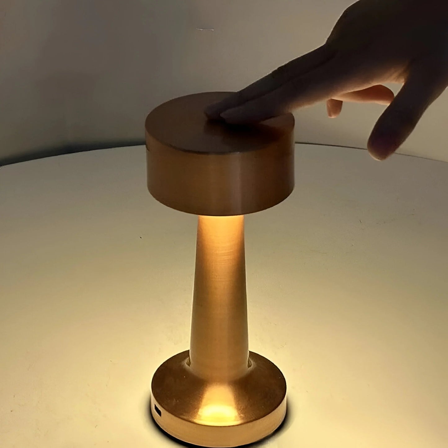 LuxaTouch™ – Wireless Touch Dimmer Designer Table Lamp