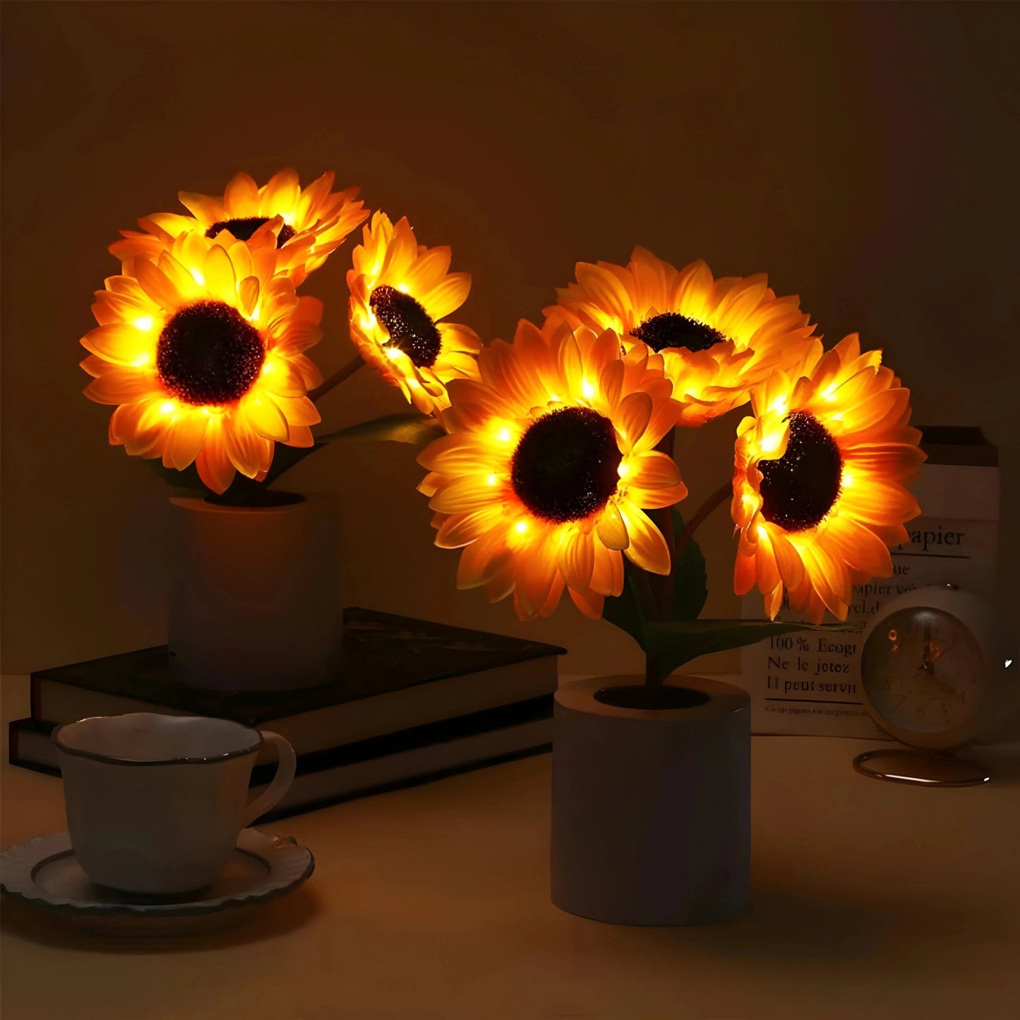 SolaLume™ – Cordless Sunflower LED Table Lamp with Warm Light